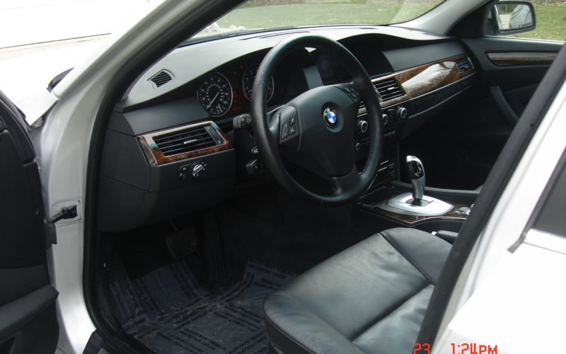 2009 BMW 528XI AWD V6 055