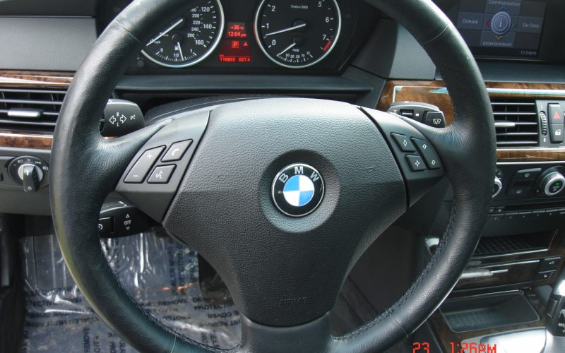 2009 BMW 528XI AWD V6 065